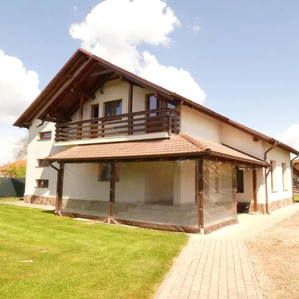 Casa Dragusana，位于Drăguş的酒店