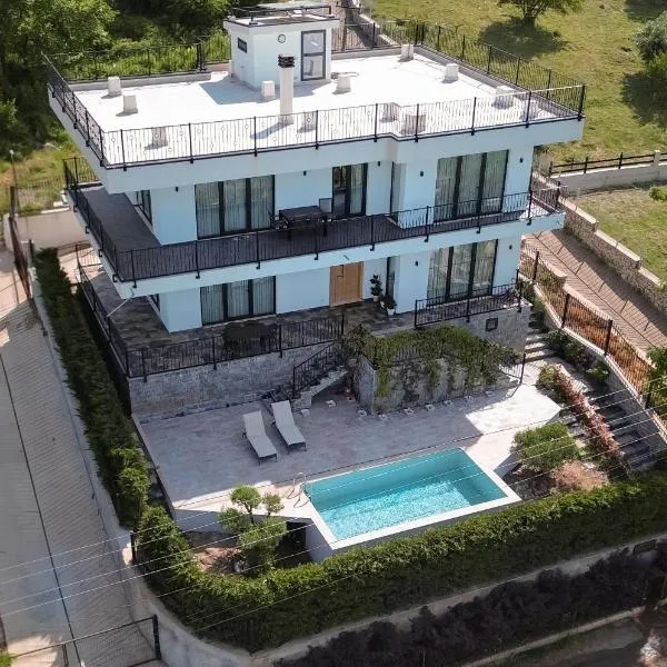 Villa Florale，位于Shirokë的酒店