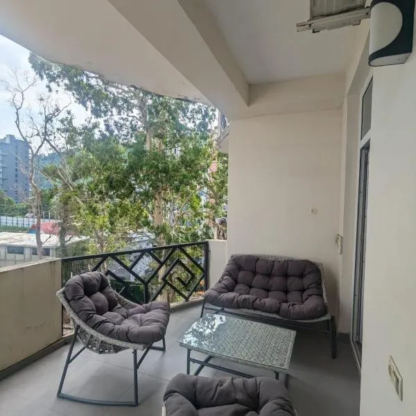 Cozy seaside apt in Gonio，位于卡瓦拉提的酒店