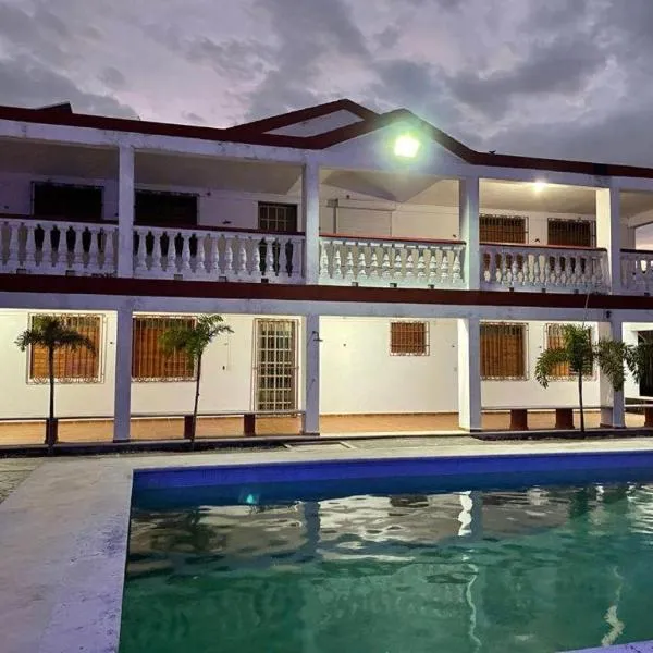 Villa Chic，位于希克苏鲁伯的酒店