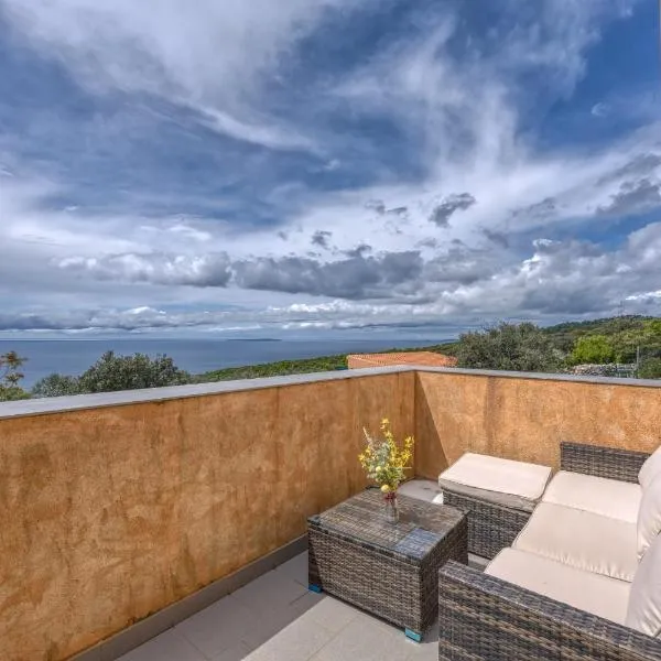 App Bonić sa balkonom i pogledom na more，位于大洛希尼的酒店