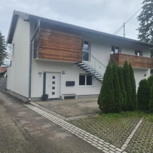 Gemütliche Wohnung in St Georgen nähe Attersee，位于弗克拉布鲁克的酒店