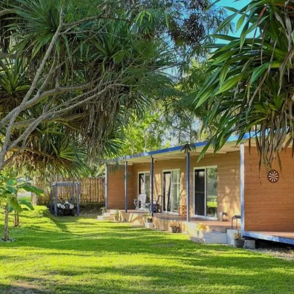 Surf 1 and Surf 2，位于维拉港的酒店