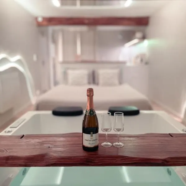À la folie - Loft & Spa，位于Montrevault的酒店