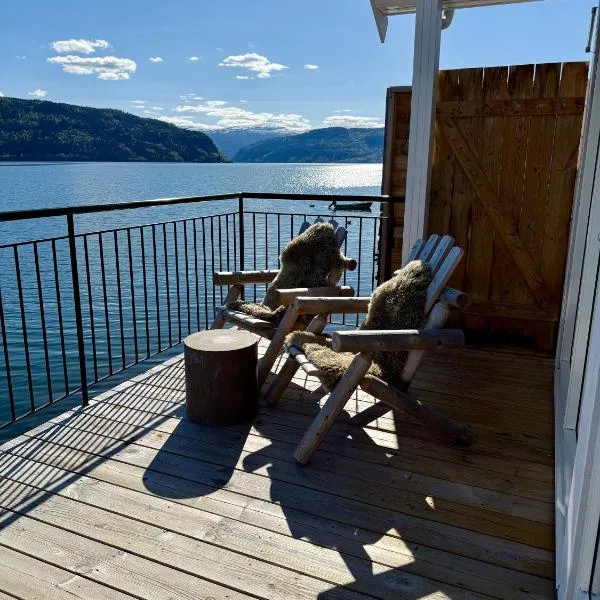 Stryn Fjord Cottage Faleide，位于史特林的酒店