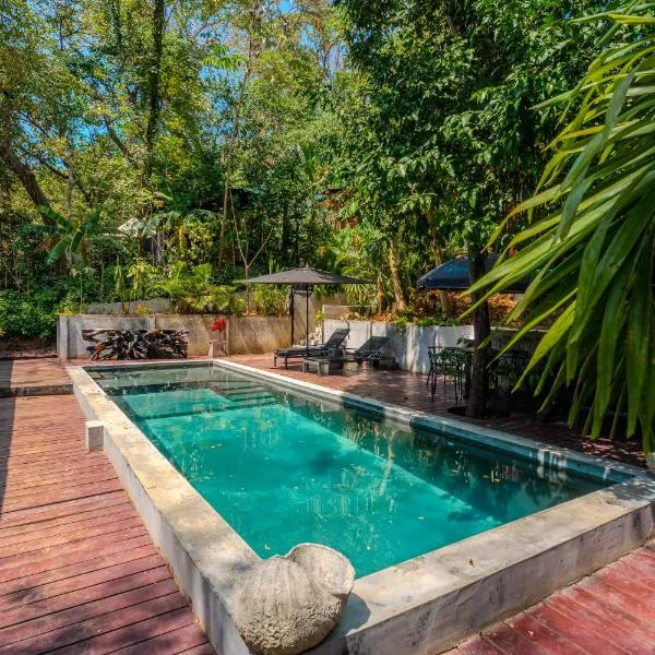 Hostel-Island Paradise, Saboga Lodge and Villa Noelia，位于巴拿马城的酒店