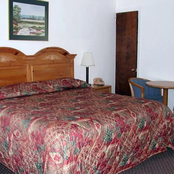 摩根镇红地毯旅店&套房酒店，位于Maple Grove Park的酒店