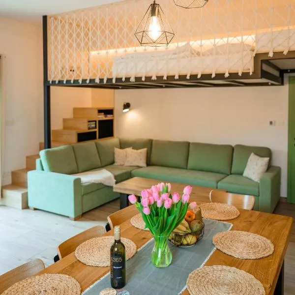 Dom pri jazere, Bešeňová，位于贝谢诺瓦的酒店