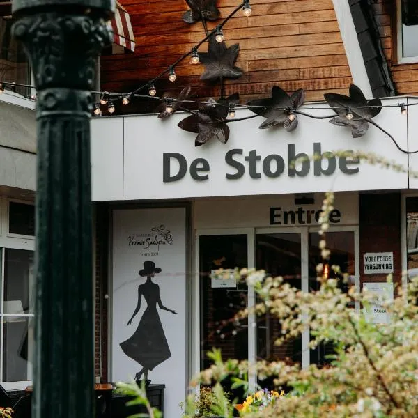 De Stobbe hotel & suites，位于Ruinen的酒店