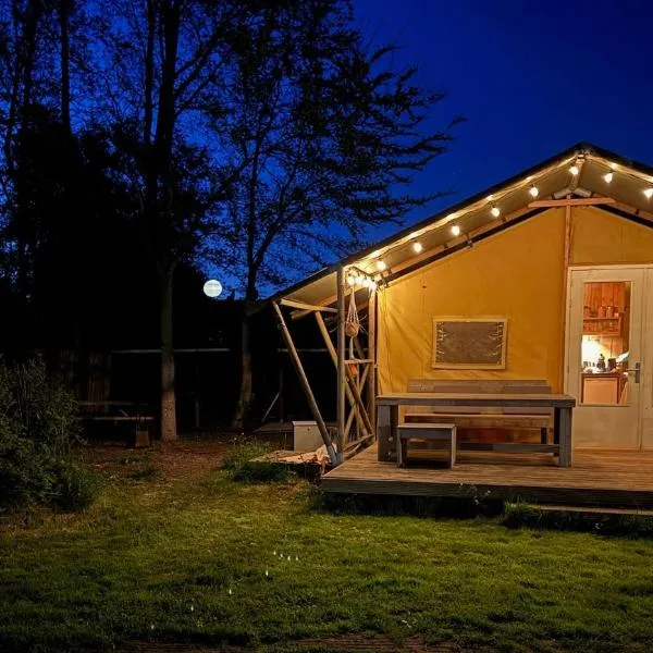 Glampingtent Grou，位于赫劳的酒店