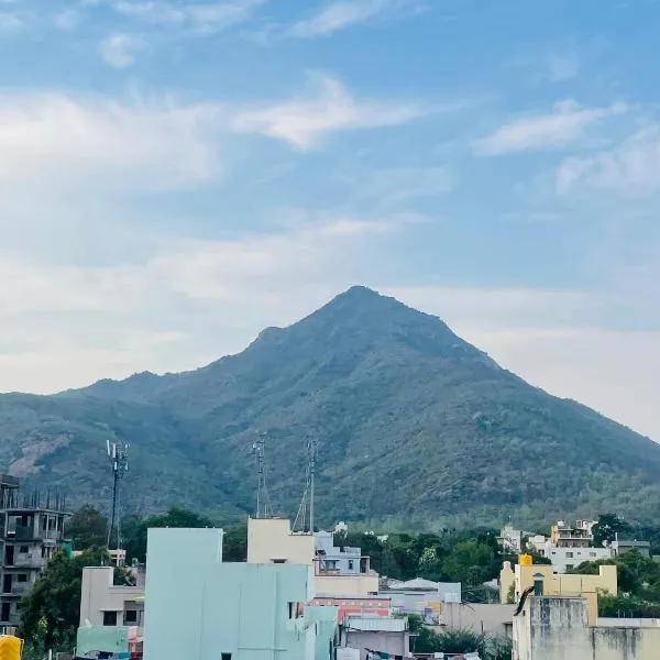 Yogi Ram Guest House，位于蒂鲁瓦纳马莱的酒店