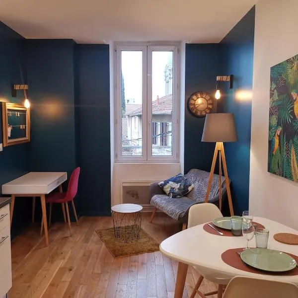 T2- Idéalement situé, pour votre séjour à Valence!，位于瓦朗斯的酒店