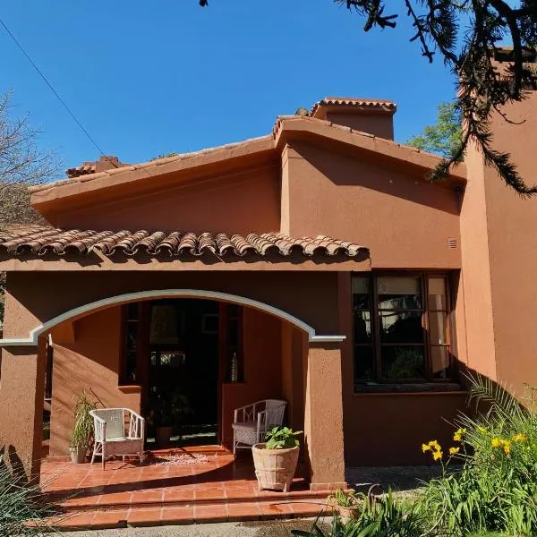 Estancia Urbana Casa de Huéspedes，位于里奥夸尔托的酒店