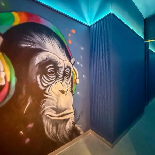 Coeo Hernan Ruiz Rooftop Pool Hostel，位于马拉加的酒店