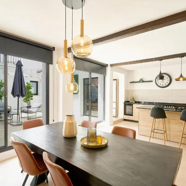 Kosta Homes - Modern Two Bedroom with Terrace，位于阿尔豪林德拉托里的酒店