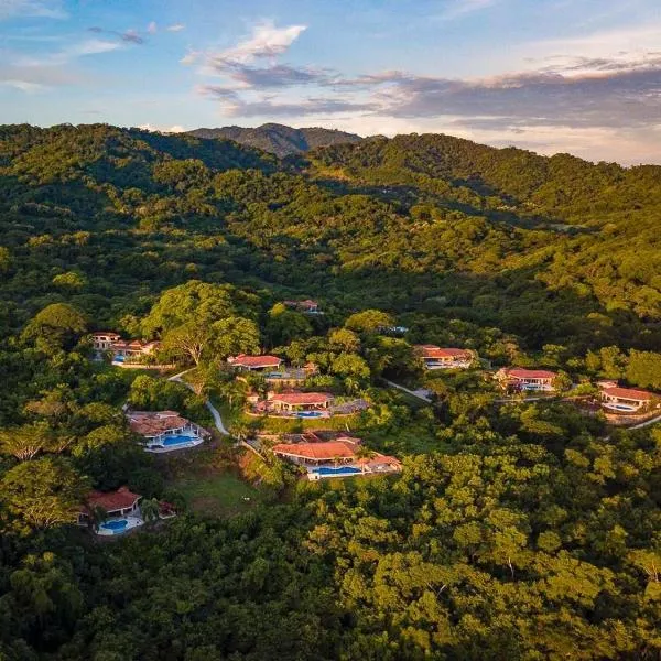 Villas Roma Del Mar，位于Playa Naranjo的酒店