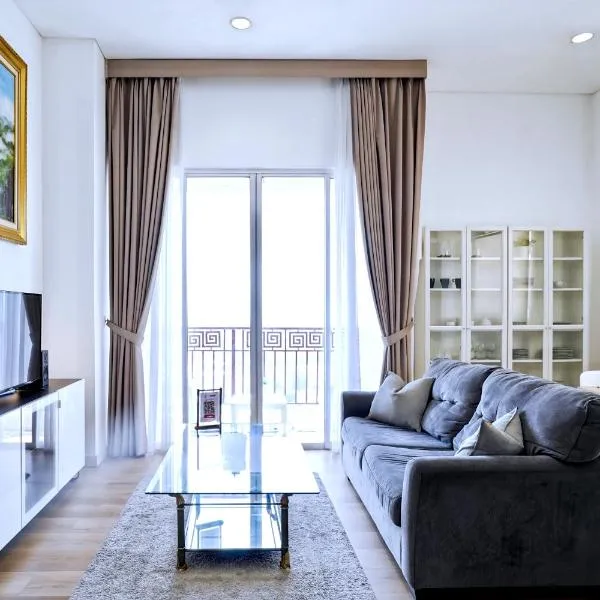 2BR Lucky Tower Residence Jakarta Old Town Top Floor Condo，位于雅加达的酒店