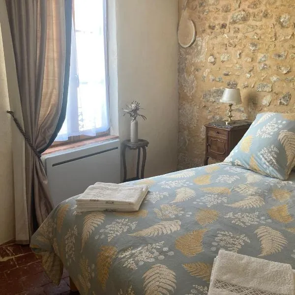 Sur Les Ailes du Papillon-Le Duplex，位于皮伊赛地区圣索沃的酒店