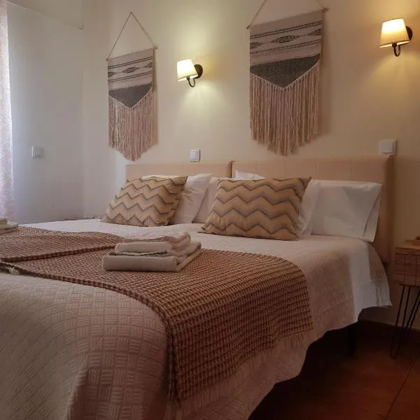 Quartos Abelha，位于科武港的酒店