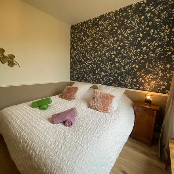 CH2 - MANOIR DU MOULINIER - Campagne - Calme - Petit-déjeûner inclus - Table d'hôte sur réservation - Parking gratuit，位于La Limouzinière的酒店