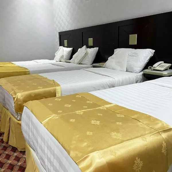 فندق الروح الحرة محبس الجن alruwh alhurat mihbas aljini HOTEL，位于Al Khansāk的酒店