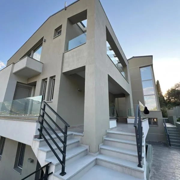 ALTHEA luxury suites and apartments，位于普拉塔里亚的酒店