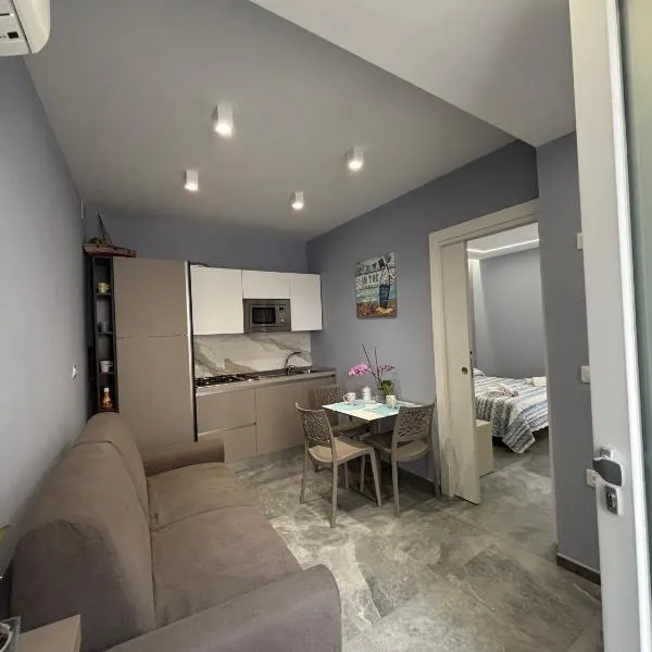 Residenza Ferdinando - 40m dal mare，位于皮佐的酒店