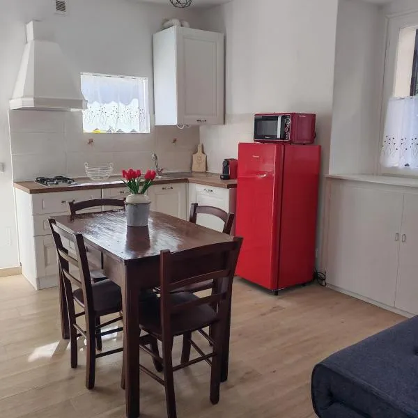 Casa Vacanze Il Tulipano，位于Cerro Lago Maggiore的酒店