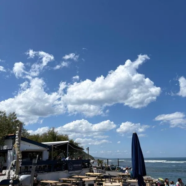 Appartement T4 à 200m de la plage，位于圣让-德吕兹的酒店