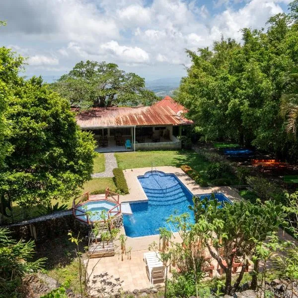 维斯塔格尔佛冒险公园及酒店，位于Tajo Alto的酒店