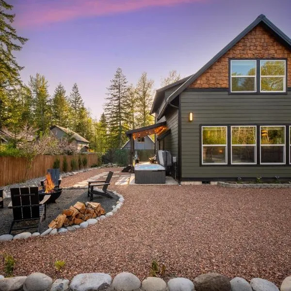 Rainier Spa Cabin 7 Minutes to Park，位于阿什福德的酒店