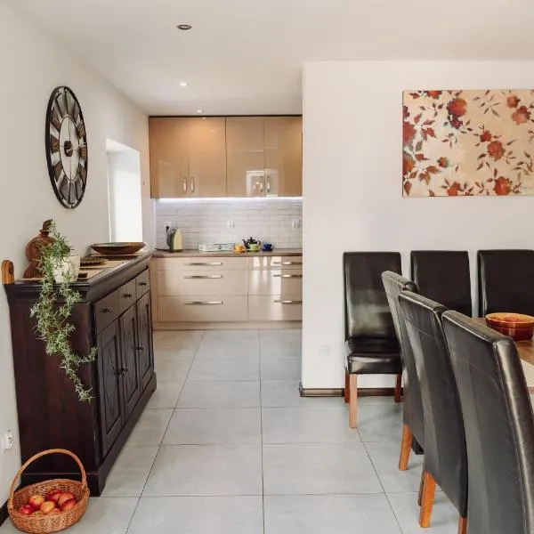 Domek całoroczny nad jeziorem Gaładuś，位于塞伊内的酒店