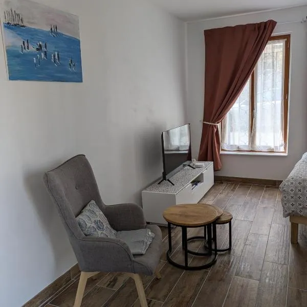 Charmant studio Vias village，位于维亚斯的酒店