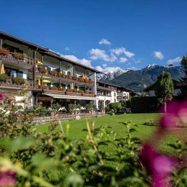 Parkhotel Wallgau 4 Sterne Superior Alpenjuwel mit Spa Genuss, Golf & Wellness in der Karwendel-Region Tradition trifft Eleganz im stilvollen Rückzugsort，位于瓦尔高的酒店