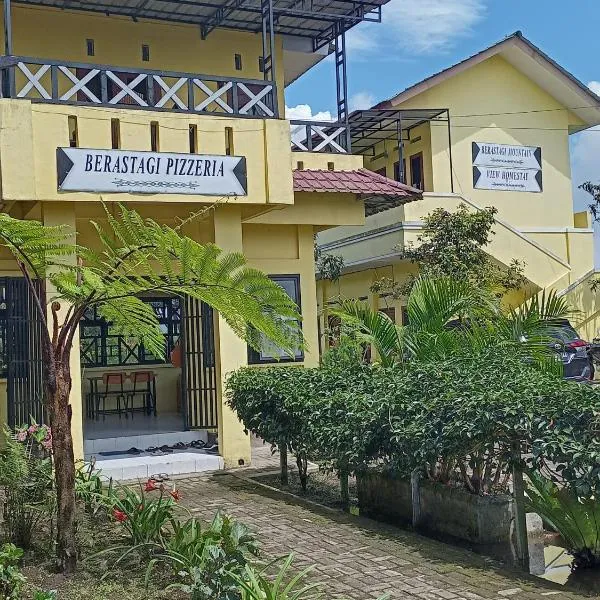 Berastagi Mountain View Homestay & Pizzeria，位于不拉士打宜的酒店