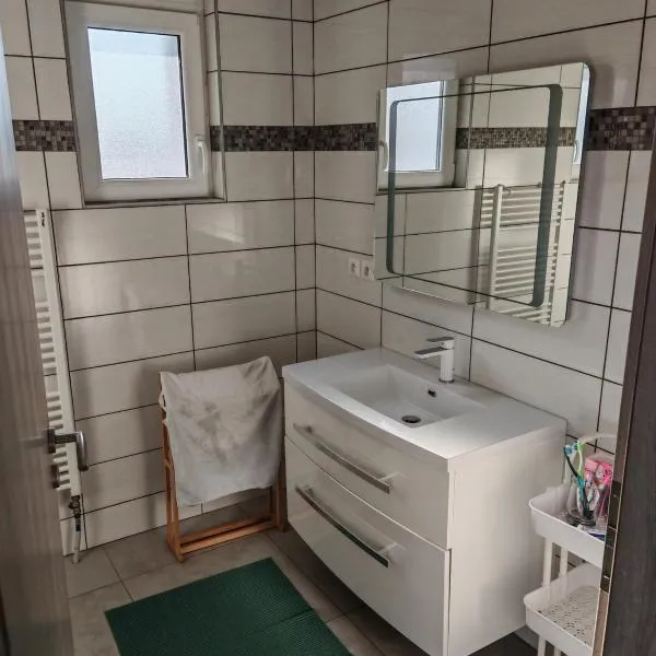 Appartement proche Aéroport，位于巴特内姆的酒店