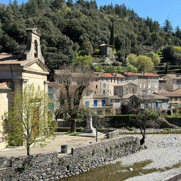 Sur les quais，位于瓦勒罗盖的酒店