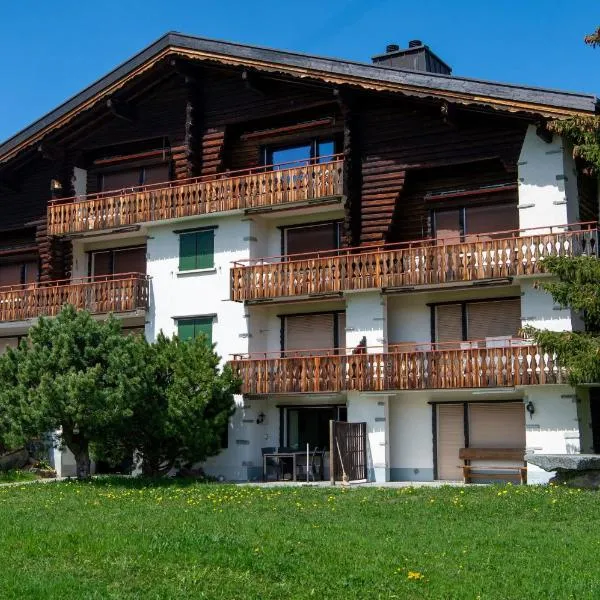 Apartment by Ski Lift with a Terrace，位于瓦尔贝拉的酒店