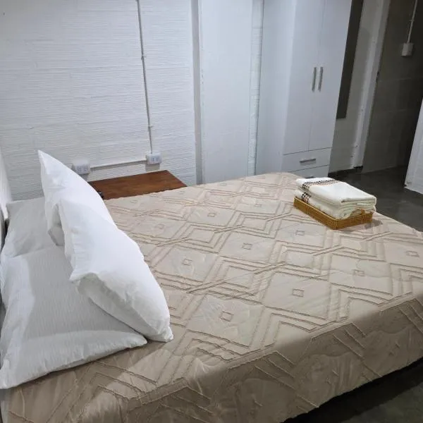 Departamento en Planta baja, centrico, Practico, Estacionamiento D8，位于卡塔马卡的酒店