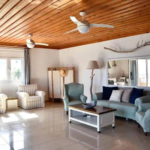 Deep Blue Apartments，位于卡尔帕索斯的酒店