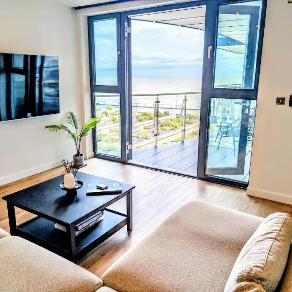 Harbour view-Sleeps 4-Sea View-Parking-Balcony，位于拉姆斯盖特的酒店