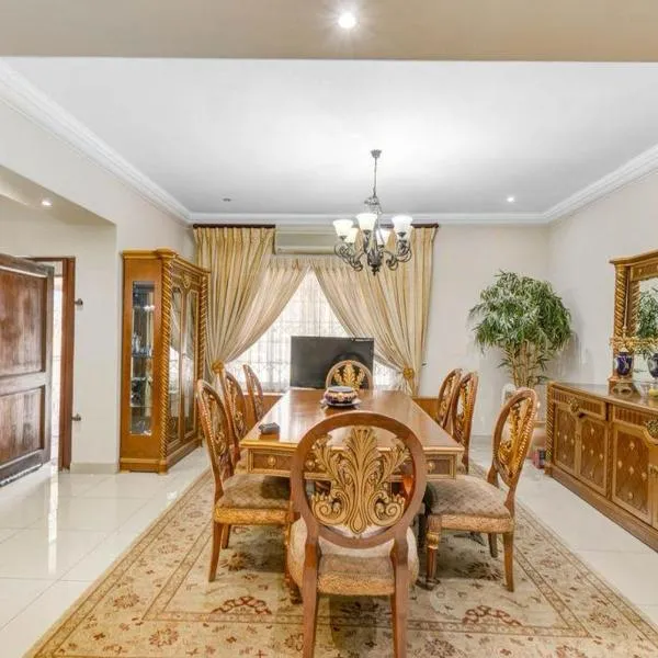 Aaybee Recreational Home，位于米德兰的酒店