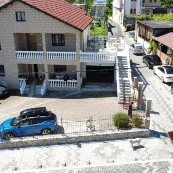 HOTEL Casa Vacanze SHIROKE，位于Shirokë的酒店