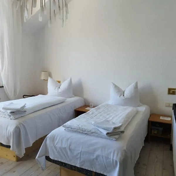 Thalheimer Zimmer，位于Thalheim的酒店