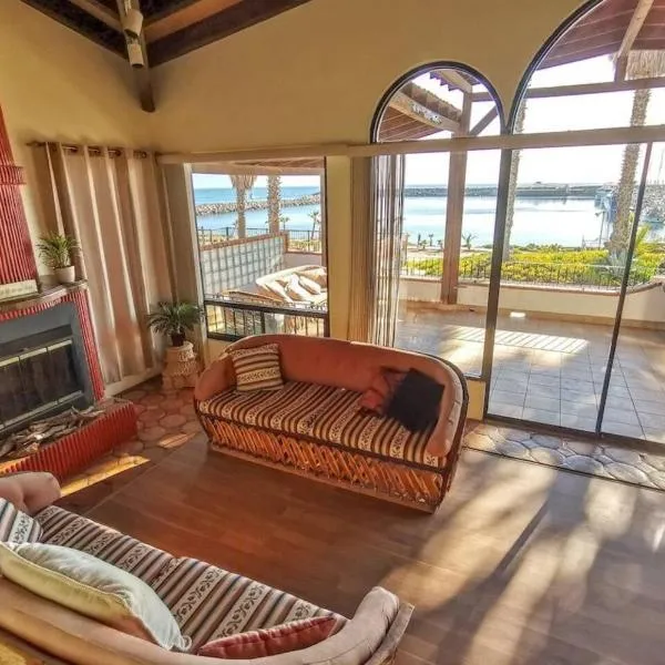 Playa Plateada Beach House，位于恩塞纳达港的酒店