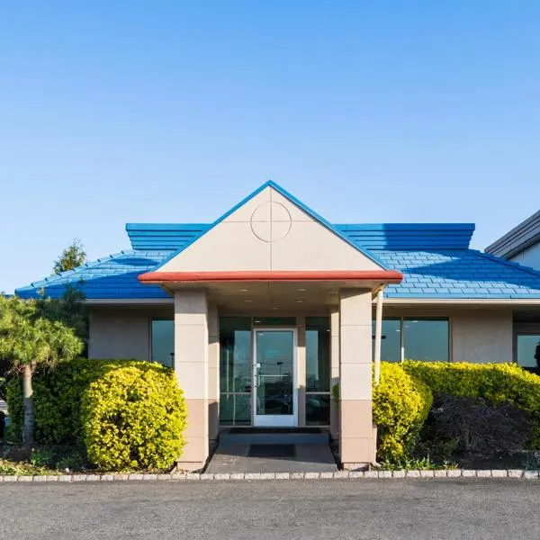 花园行政酒店，位于南普莱恩菲尔德的酒店