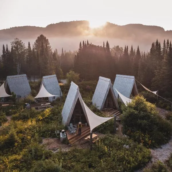Farouche Tremblant Cabines nature avec bain nordique，位于苏必利尔湖的酒店