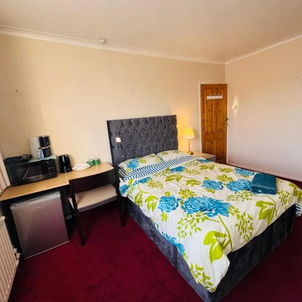 London Serviced Accommodation - Access Elizabeth line，位于罗姆福特的酒店