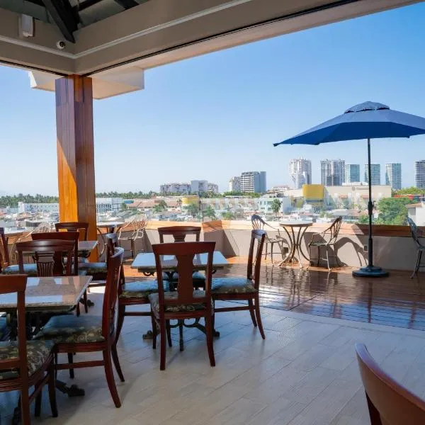 Vallarta Live Hotel，位于巴亚尔塔港的酒店