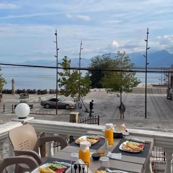 HOTEL Casa Vacanze SHIROKE，位于斯库台的酒店